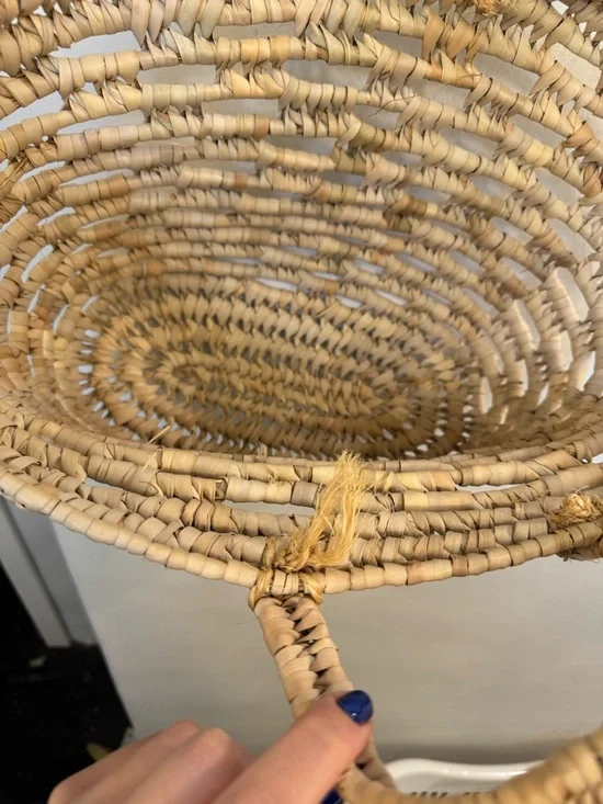 Handwoven straw basket tote - Picture 3 of 5